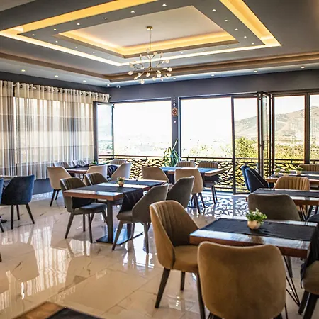 Universi * Bajram Curr