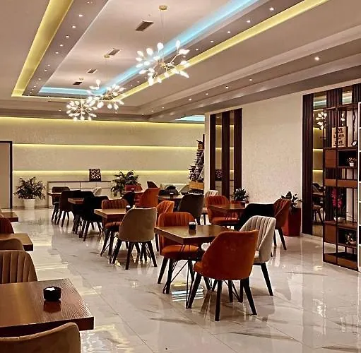 Universi Hotell *