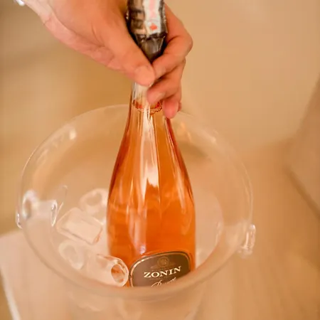 Universi ホテル Bajram Curri