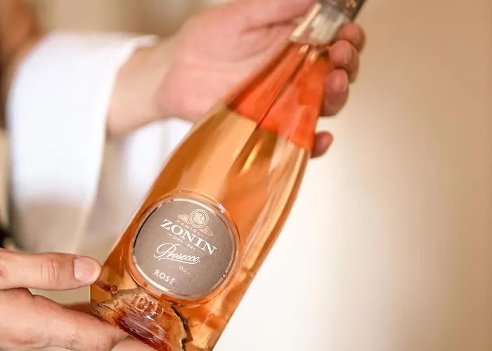 Universi Hotel Bajram Curri