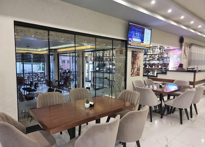 Universi Hotel Bajram Curri