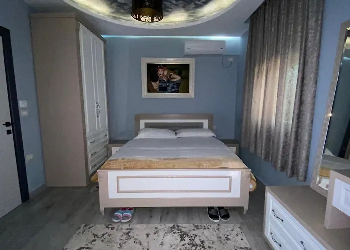 Universi Hotel Bajram Curri